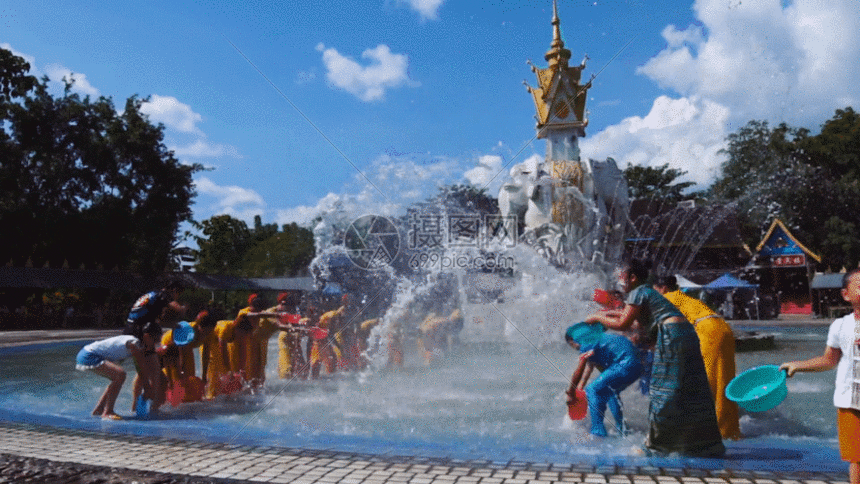傣族泼水节狂欢GIF图片