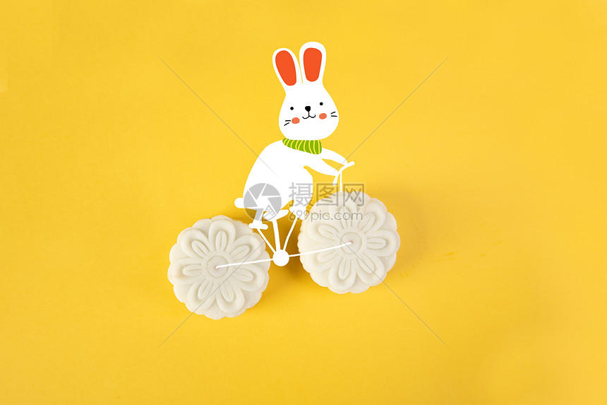 骑车的小兔子图片