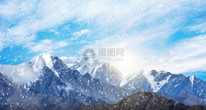 冬天雪山背景图片