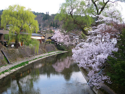 Takamayama是吉孚县Hida山区的一座城市图片