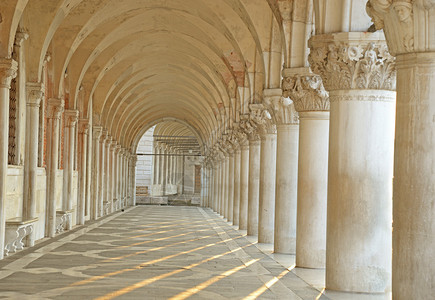 拱廊威尼斯圣马可广场图片