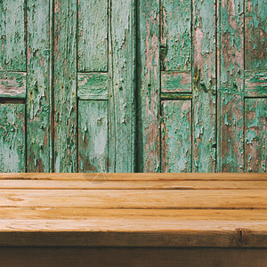 旧木板背景上的空木甲板桌图片
