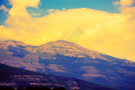 美丽的日出山景黑山阿尔巴尼亚波斯尼亚迪纳里克阿尔卑斯山巴尔干半岛可用于明信片横幅海报图片