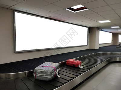 行李带展示上的空白海报横幅促销公告和商业广告信息模拟图片