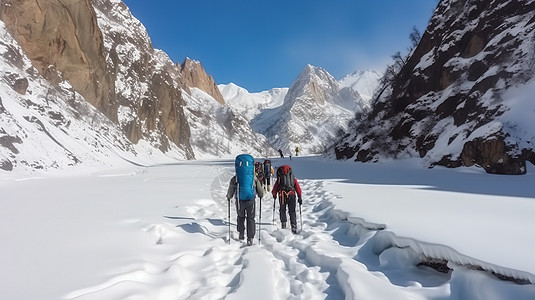 登山者征服雪山图片