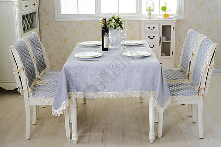 古桌家庭用餐桌布背景