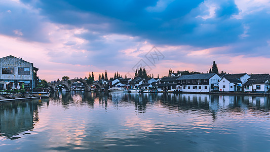 船结构上海朱家角古镇日落火烧云背景