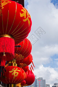 蓝天白云红灯笼喜庆国庆背景图片