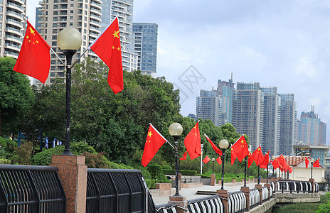 国庆假日红旗飘扬背景