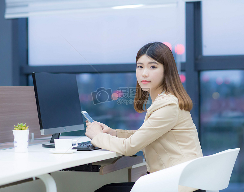 办公室女性 话务员 女白领 职业装 职业女性职员 写字