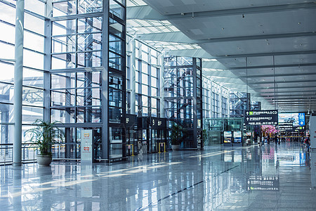 机场航站楼设施建筑人流图片