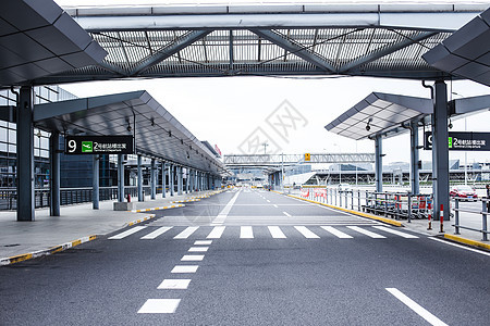 机场航站楼大气设施斑马线背景图片