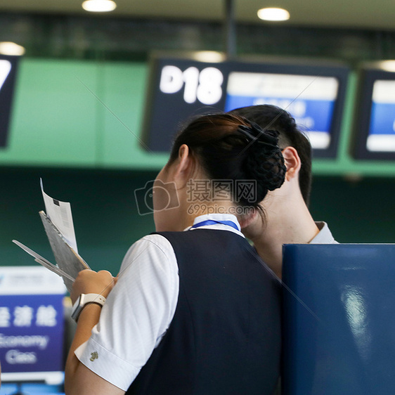 机场地勤空姐讲解服务图片