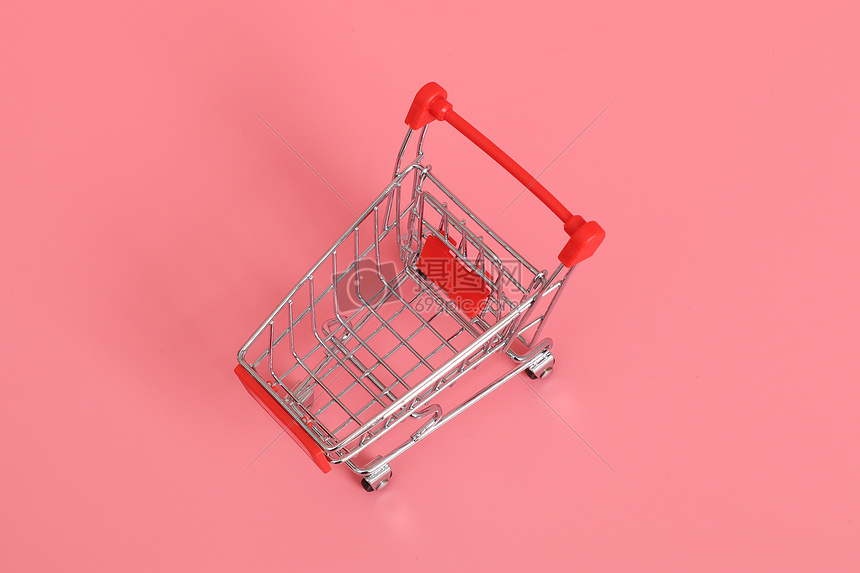 红色超市购物手推车图片