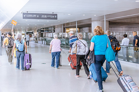 上海虹桥机场游客匆匆图片