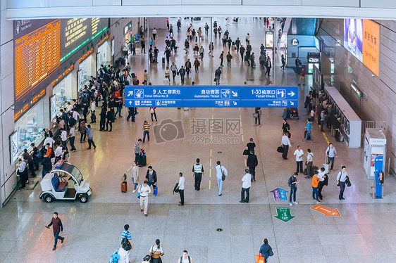 地铁站站内购票处拍摄图片