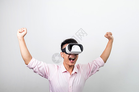 戴VR眼镜欢呼动作图片