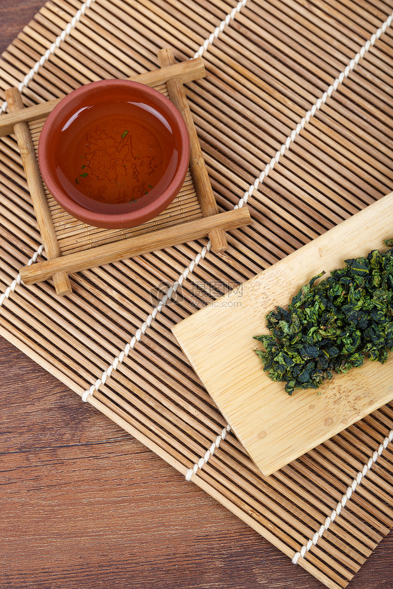 好的老白茶是什么颜色