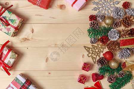 粉球圣诞节装饰品木板装扮背景背景