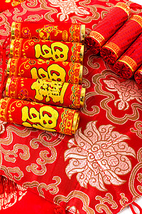 龙年新春喜庆生肖中国春节传统饰品排列摆拍背景