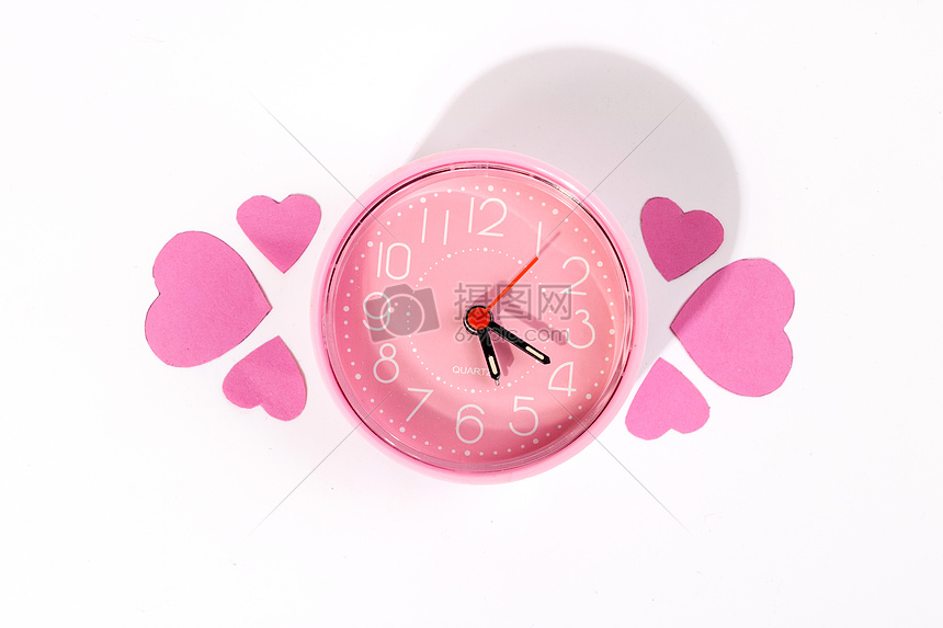 粉色闹钟和爱心图片
