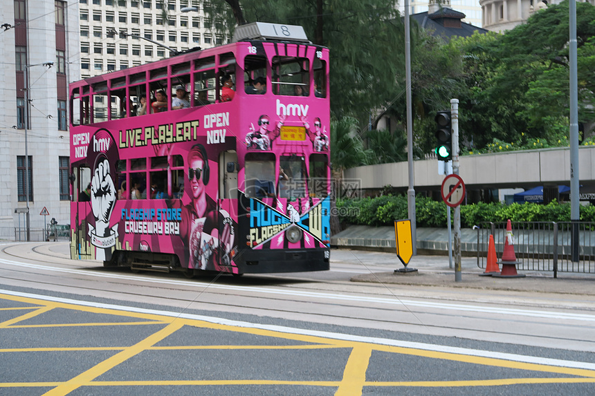 香港公路上红色双层大巴车图片素材_免费下载