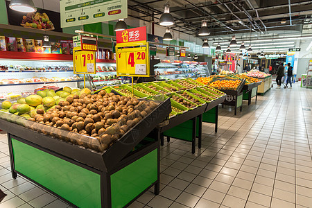 超市水果摊位展示绿色健康高清图片素材