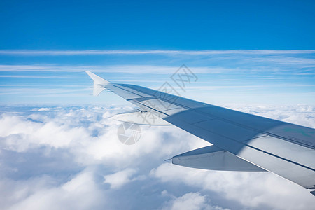 飞机起飞空中机翼天空背景背景