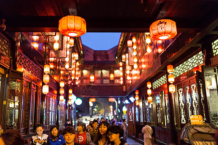 慢生活字体成都巷子景点夜景背景