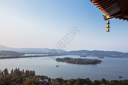 杭州西湖龙头屋檐湖中岛图片素材