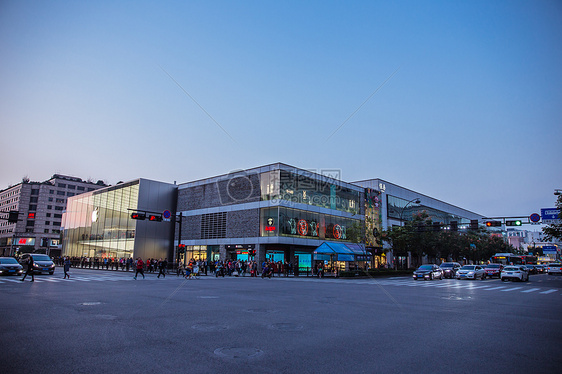 杭州大气商场夜晚图片