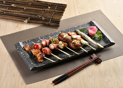 日式料理日式烤串拼盘高清图片