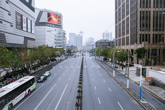 空阔大气道路城市建筑图片