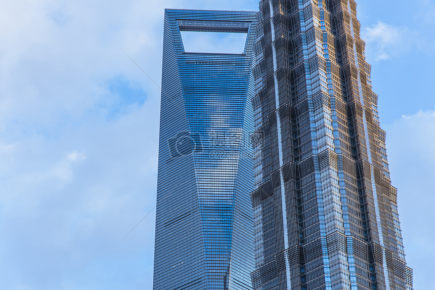 蓝天白云陆家嘴地标建筑图片