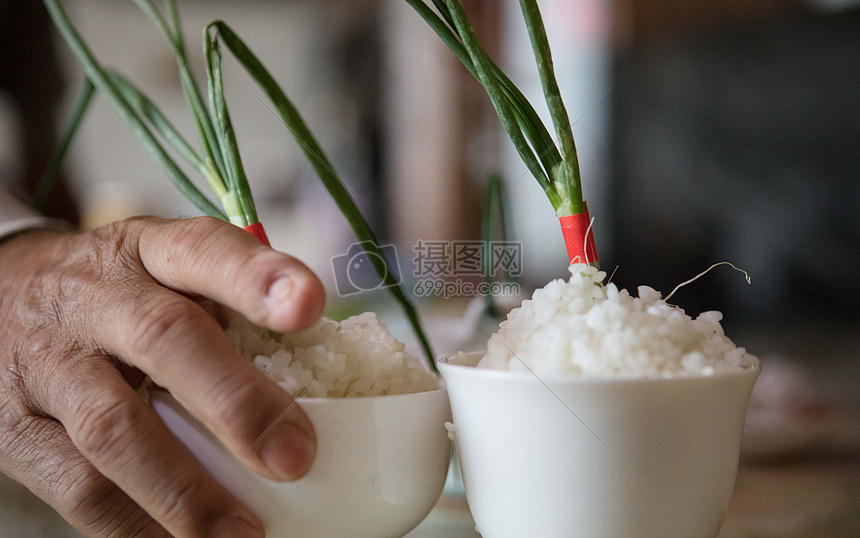 中国农历春节除夕祭祀祭拜祖先图片