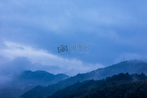 大气云雾风景朦胧山脉图片