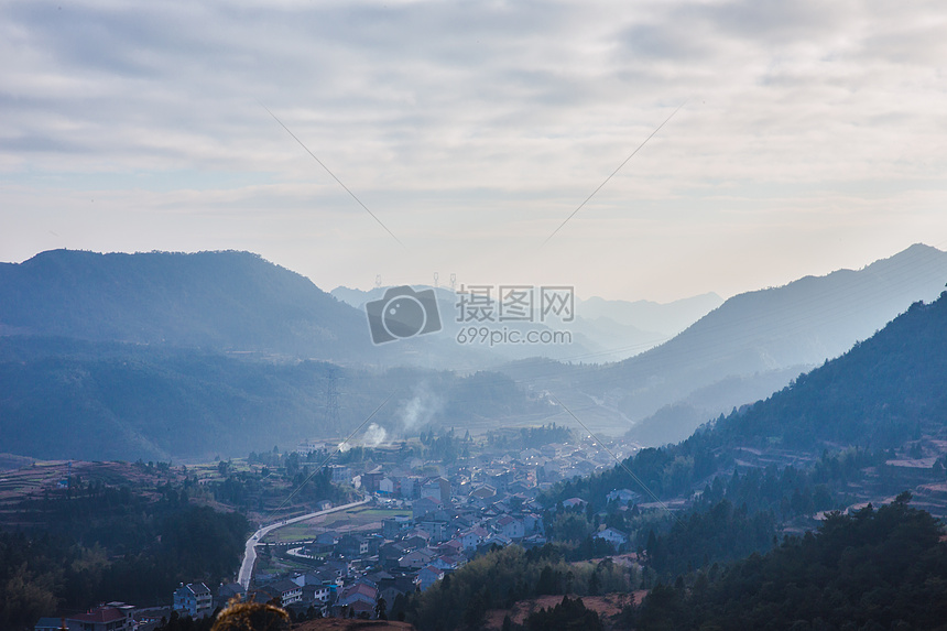 大气山脉田园乡村风光图片