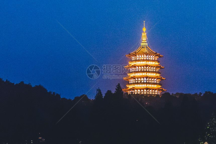 杭州 西湖 雷峰塔 灯光 璀璨图片