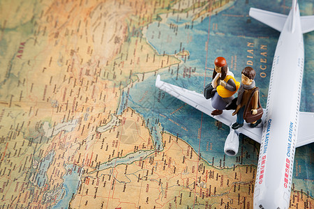 卡通飞机玩具卡通人偶飞机和地图背景