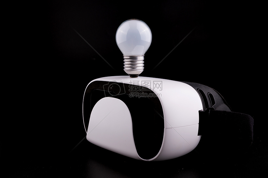 灯泡和VR设备图片
