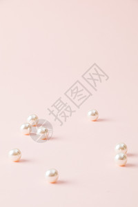 珍珠粉色留白背景高清图片