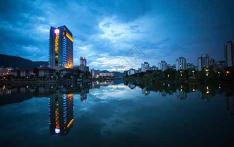 城市高楼夜景高清图片