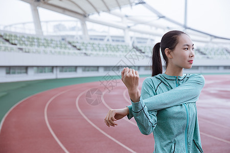 青春活动女性运动热身图片