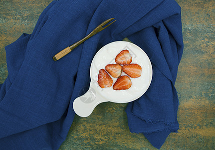 低脂健身燃脂瘦身草莓酸奶水果沙拉背景图片