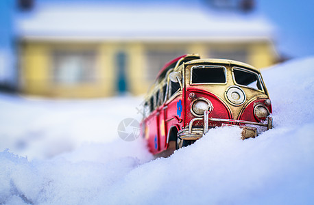 雪中的小车冰天雪地背景素材高清图片