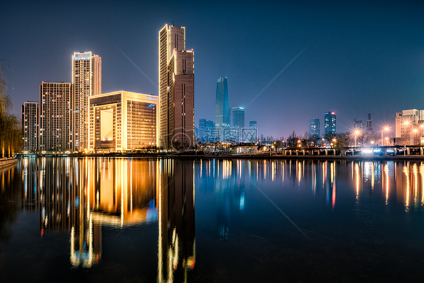 天津海河沿岸夜景图片