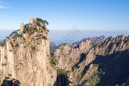 巍峨的山峰泰山全景高清图片