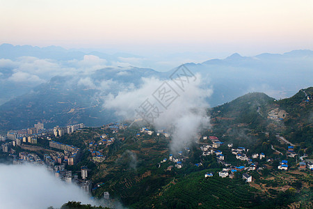 小镇故事早晨背景