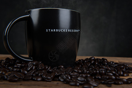 喝咖啡场景商业摄影室内棚拍星巴克咖啡starbucksr coffee设计图片