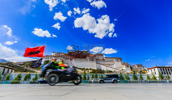 骑着摩托成功到达西藏图片